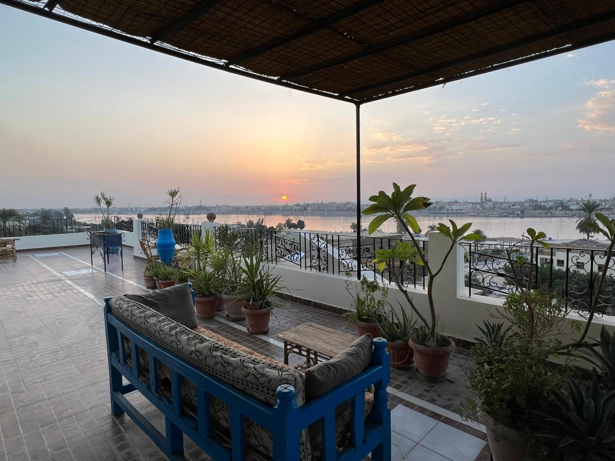 Hotel Harmonie Haus Luxor Exterior foto