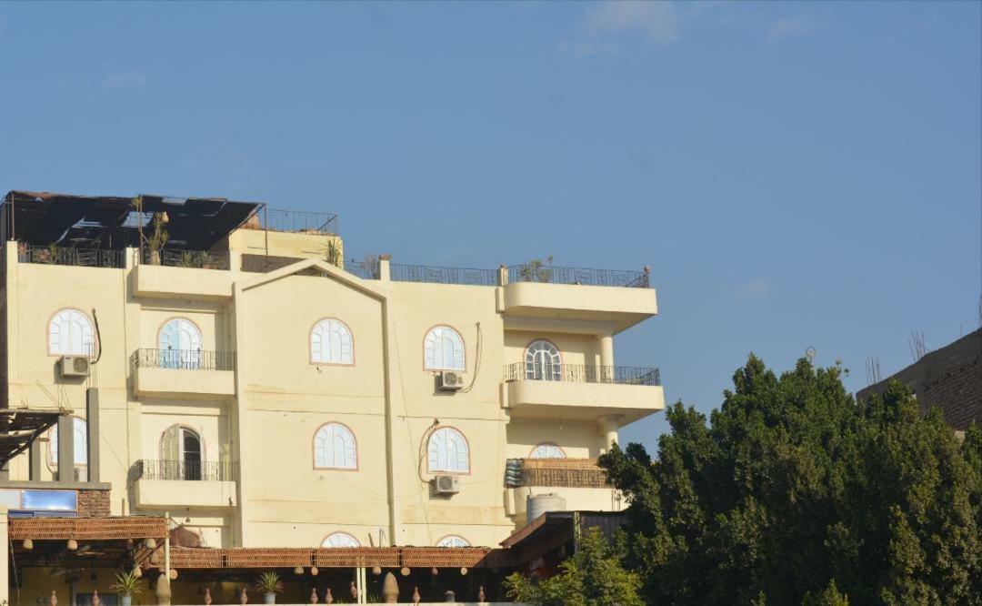 Hotel Harmonie Haus Luxor Exterior foto
